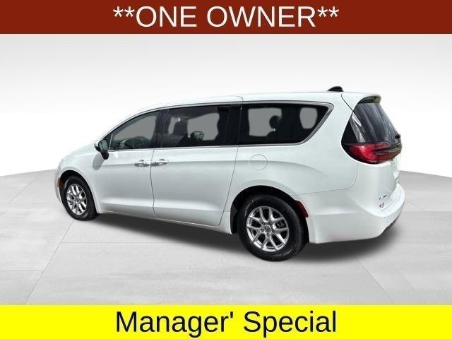 Chrysler Pacifica Touring 2023