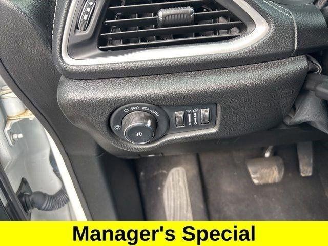 Chrysler Pacifica Touring 2023