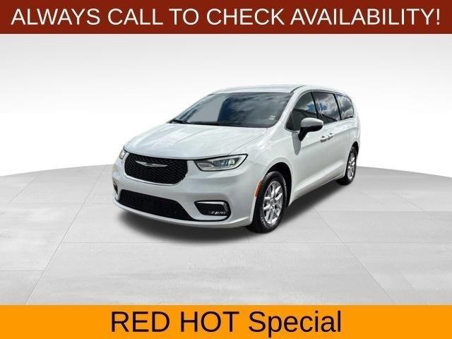 Chrysler Pacifica Touring 2023