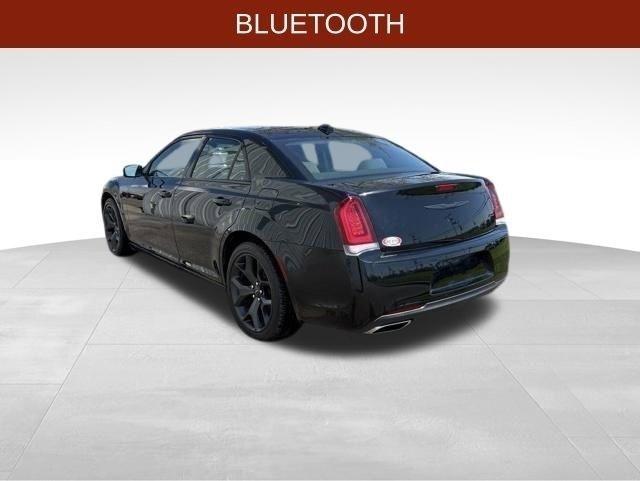 Chrysler 300 Touring 2021