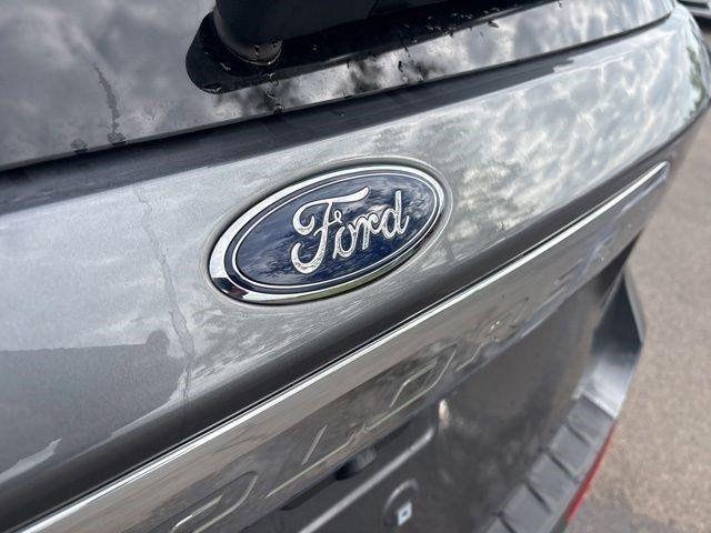 Ford Explorer XLT 2022