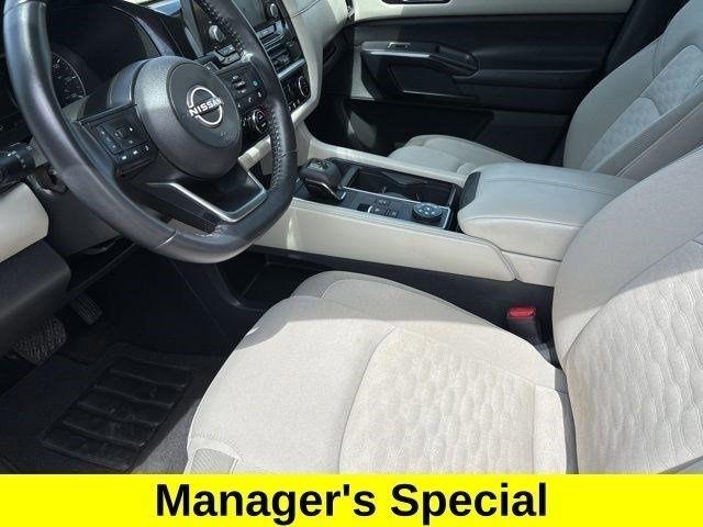 Nissan Pathfinder SV 4WD 2024