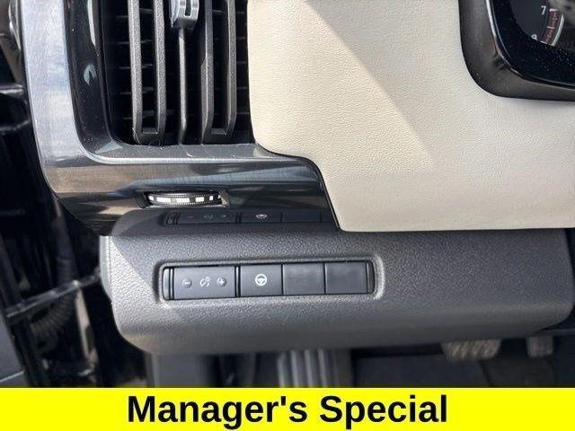 Nissan Pathfinder SV 4WD 2024