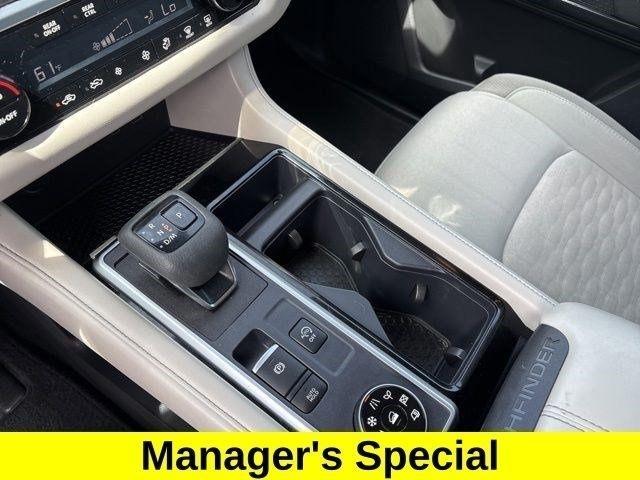Nissan Pathfinder SV 4WD 2024
