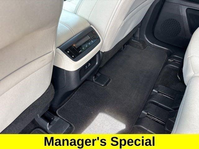 Nissan Pathfinder SV 4WD 2024