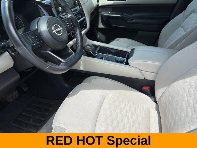 Nissan Pathfinder SV 4WD 2024
