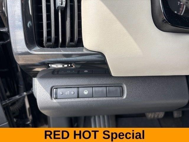 Nissan Pathfinder SV 4WD 2024