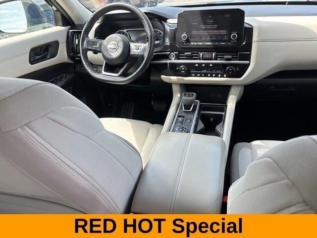 Nissan Pathfinder SV 4WD 2024