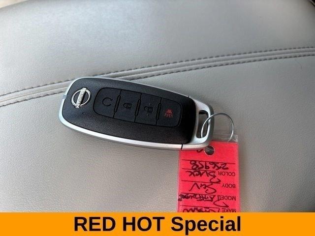 Nissan Pathfinder SV 4WD 2024