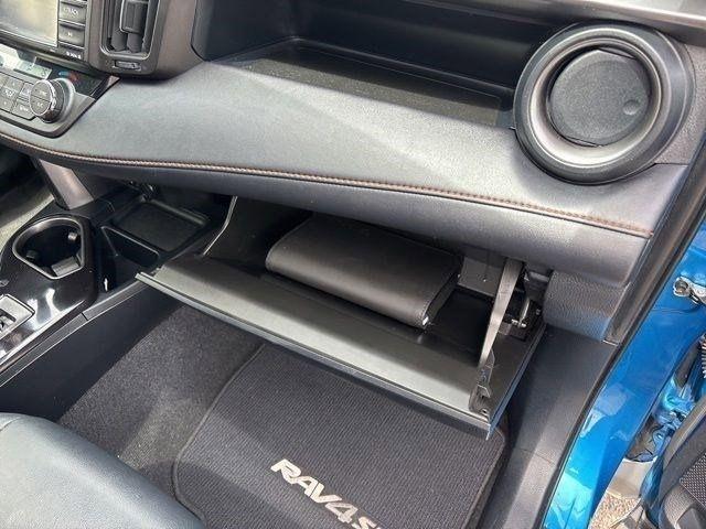 Toyota RAV4 SE 4WD 2016