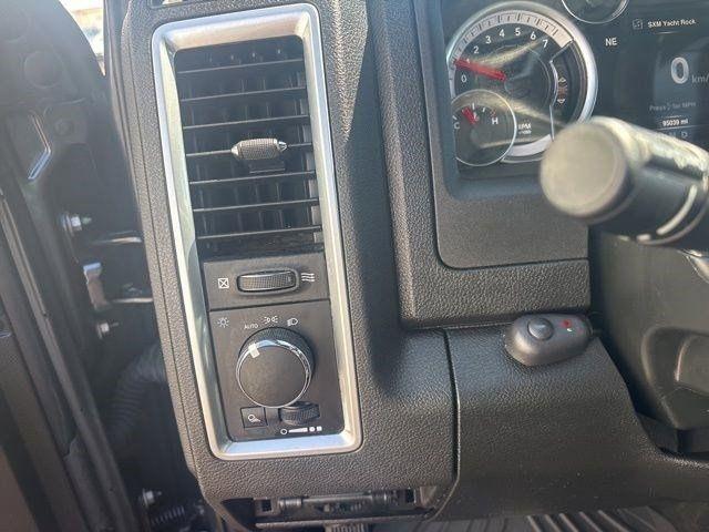 RAM 1500 Classic Tradesman Crew Cab SWB 4WD 2021
