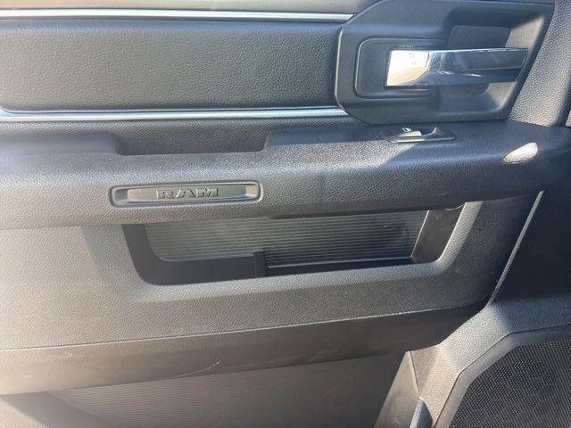 RAM 1500 Classic Tradesman Crew Cab SWB 4WD 2021