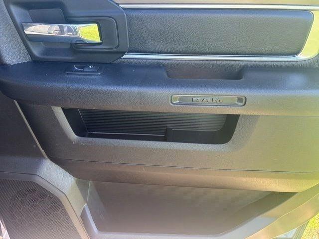 RAM 1500 Classic Tradesman Crew Cab SWB 4WD 2021