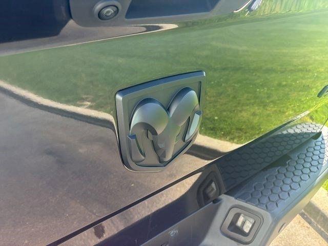 RAM 1500 Classic Tradesman Crew Cab SWB 4WD 2021