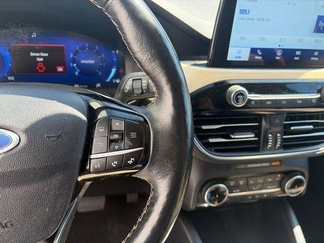 Ford Escape Titanium 4WD 2022