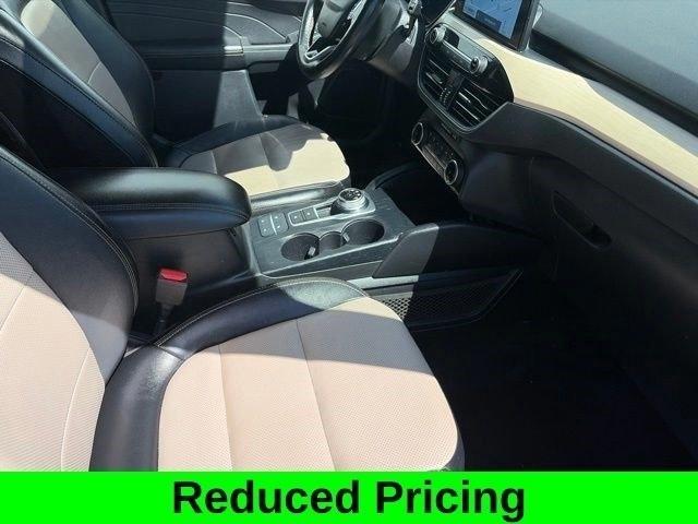 Ford Escape Titanium AWD 2022