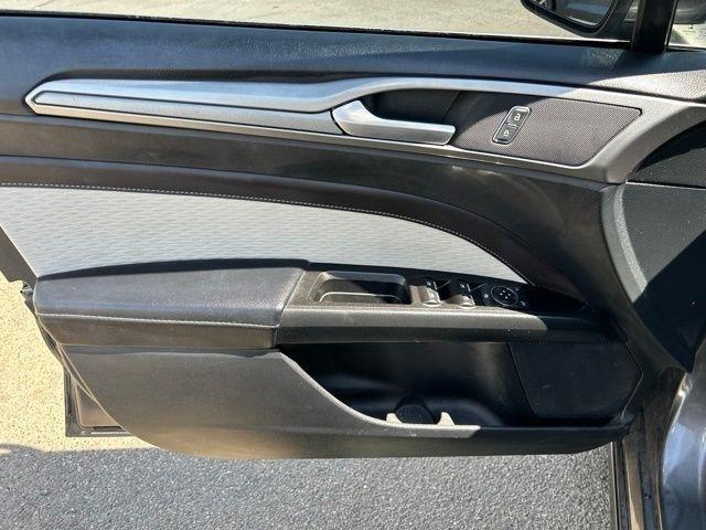 Ford Fusion SE 2020