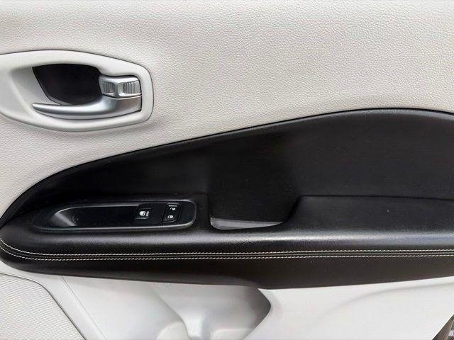 Jeep Compass Latitude FWD 2021