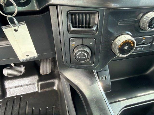 Ford F-150 STX SuperCrew 4WD 2025