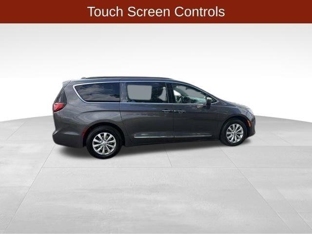 Chrysler Pacifica Touring-L 2017