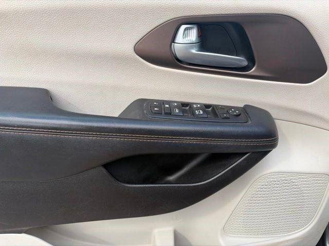 Chrysler Pacifica Touring-L 2017