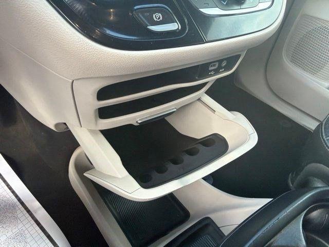 Chrysler Pacifica Touring-L 2017