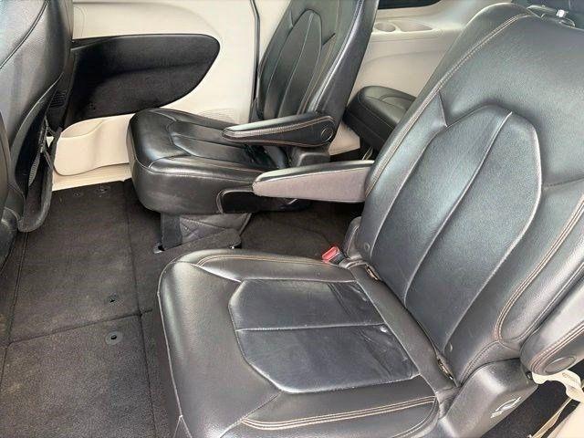 Chrysler Pacifica Touring-L 2017