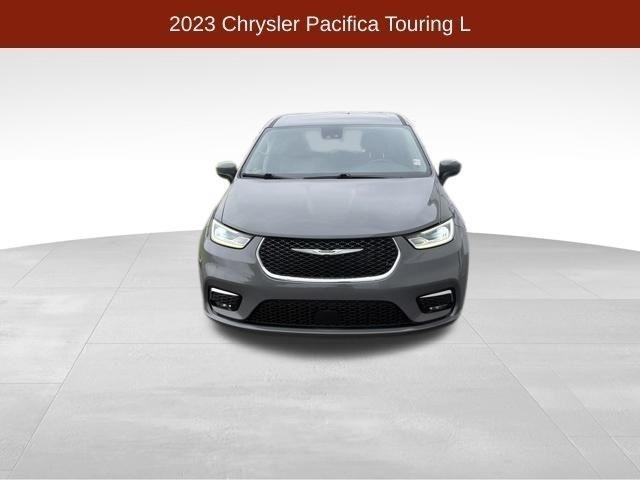 Chrysler Pacifica Touring L 2023