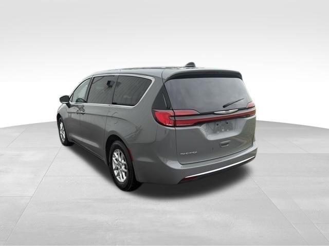 Chrysler Pacifica Touring L 2023