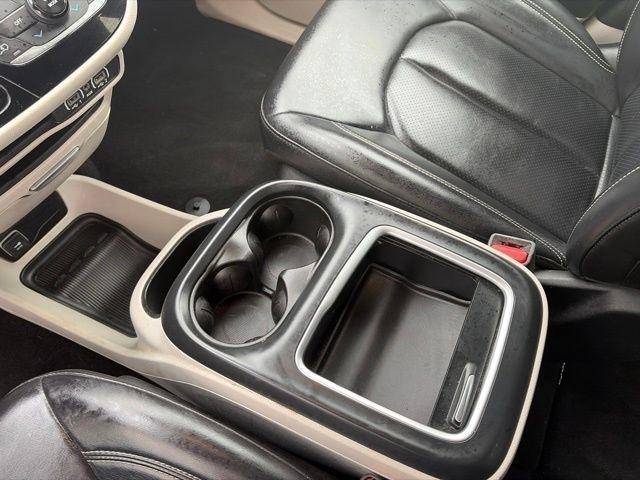 Chrysler Pacifica Touring L 2023