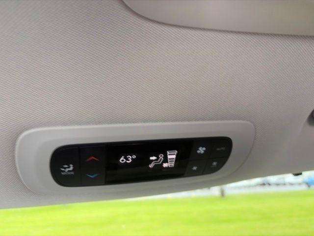 Chrysler Pacifica Touring L 2023