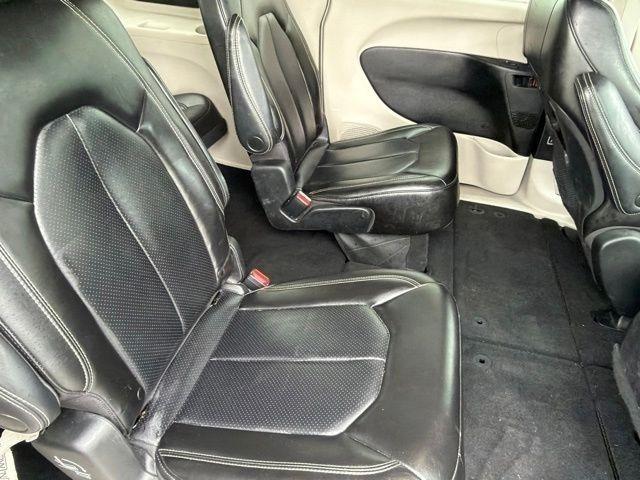 Chrysler Pacifica Touring L 2023