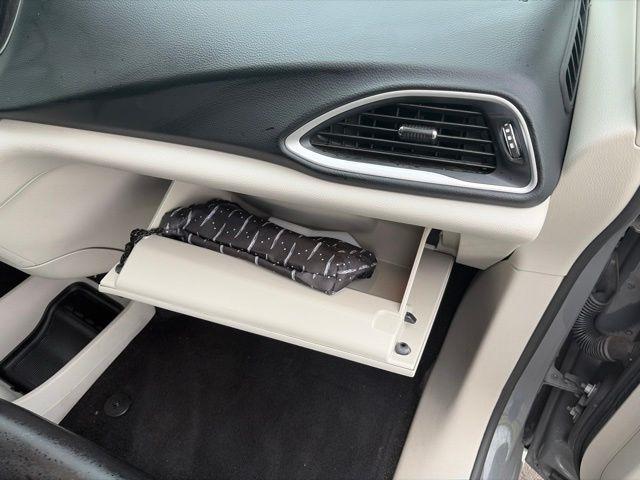 Chrysler Pacifica Touring L 2023