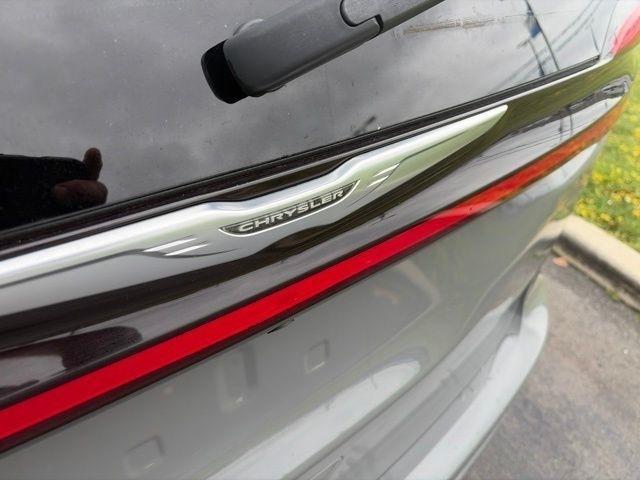 Chrysler Pacifica Touring L 2023