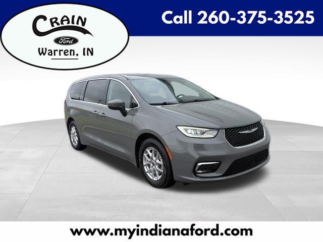 Chrysler Pacifica Touring L 2023