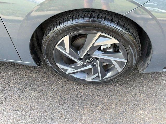 Hyundai Elantra Limited 2024