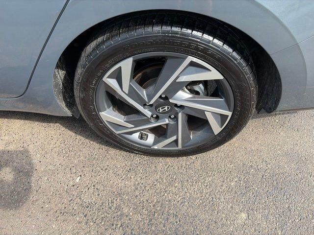 Hyundai Elantra Limited 2024