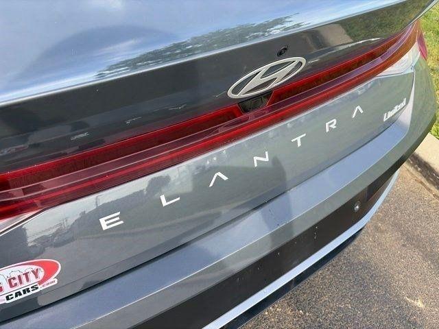 Hyundai Elantra Limited 2024