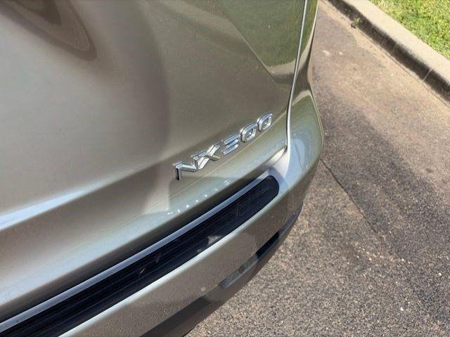 Lexus NX 300 Base AWD 2021