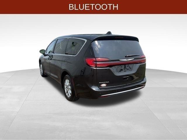 Chrysler Pacifica Touring L 2023