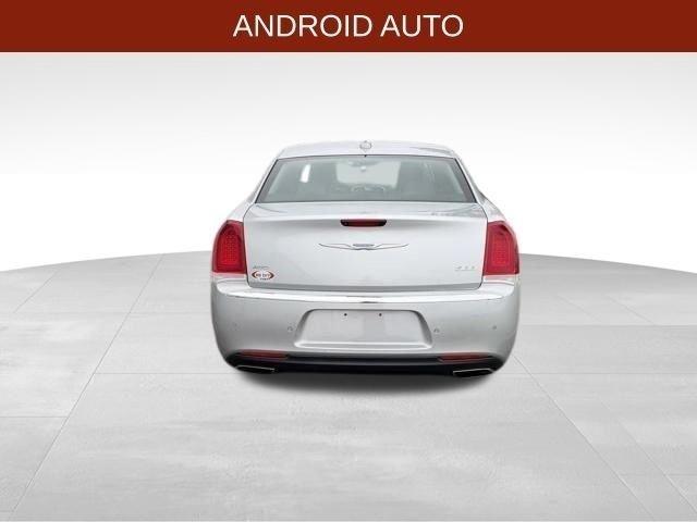 Chrysler 300 Touring AWD 2021