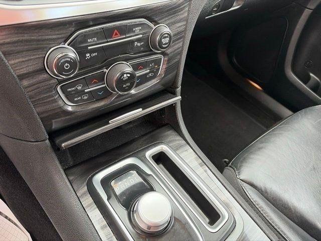 Chrysler 300 Touring AWD 2021