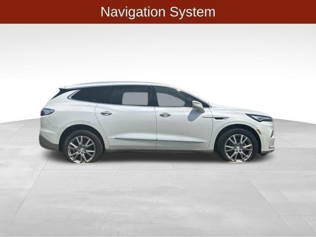 Buick Enclave  2022