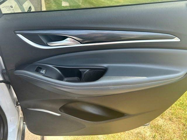 Buick Enclave  2022