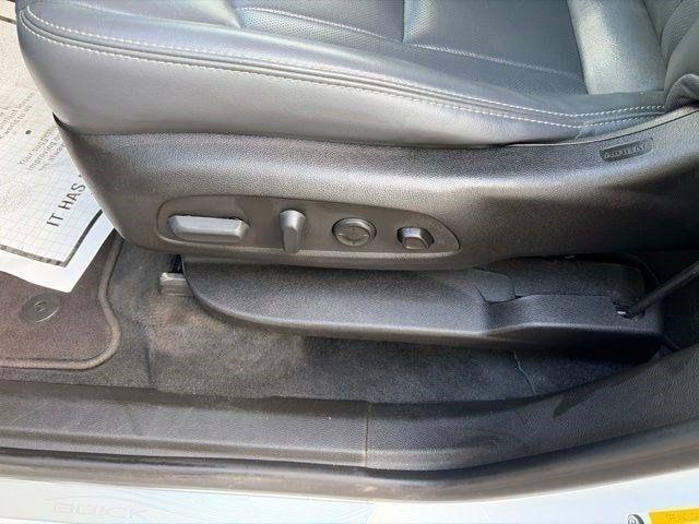 Buick Enclave  2022