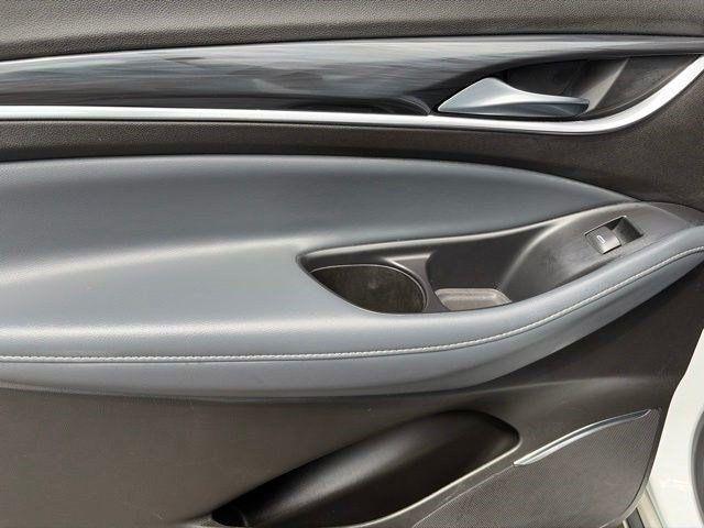 Buick Enclave  2022