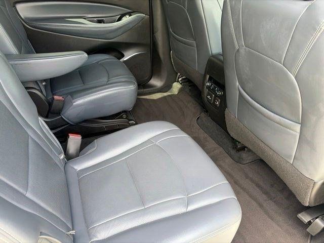 Buick Enclave  2022