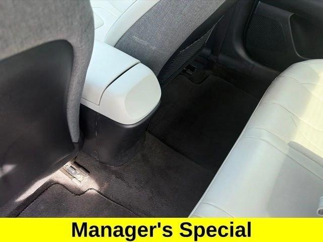 Hyundai Elantra Limited 2023