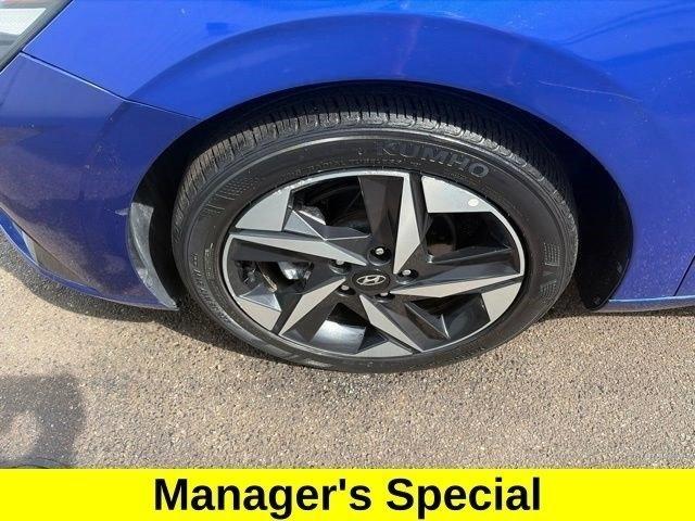 Hyundai Elantra Limited 2023