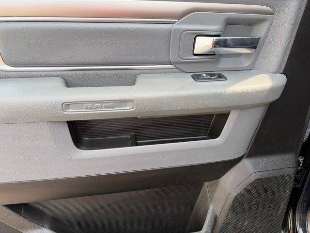 RAM 1500 Classic Tradesman Crew Cab SWB 4WD 2019